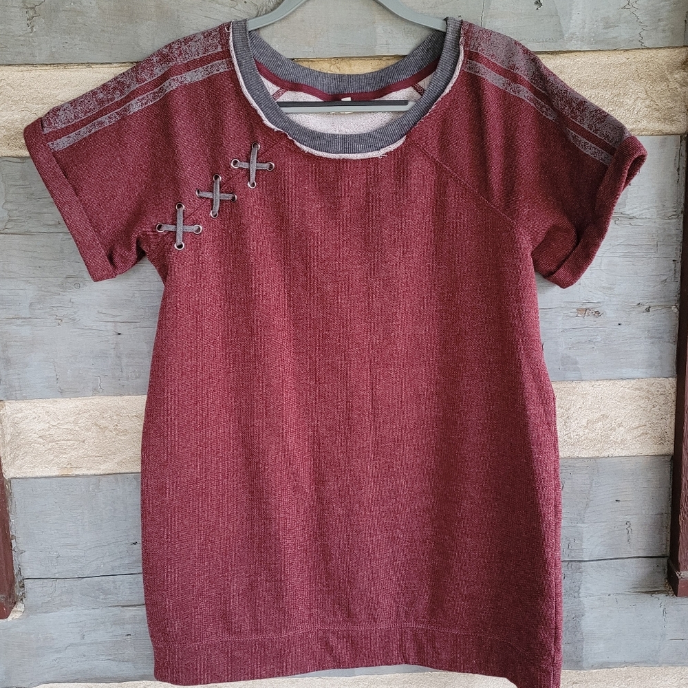 NWOT SIZE XL LONG SHORT SLEEVE SWEATSHIRT